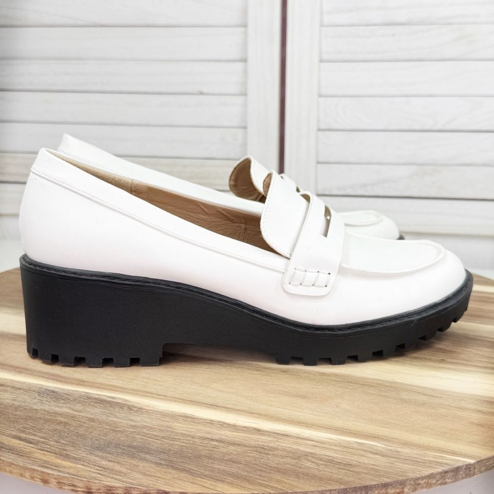 DV Dolce Vite Randee Faux Leather Chunky Lug Sole Wedge Heel Loafers White 11